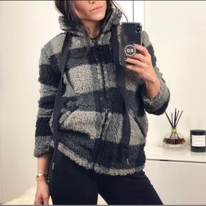 Reposh• Black/Grey Plaid Teddy Jacket